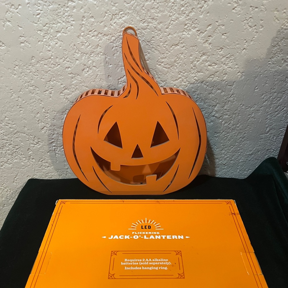 Target Hyde and Eek Flickering Jack O Lantern - Picture 3 of 3